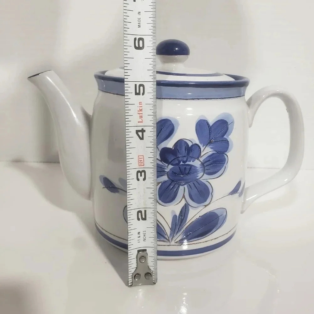Vintage Blue/White Stoneware/Ceramic Teapot with Flowers,Made in Japan. - Picture 9 of 9